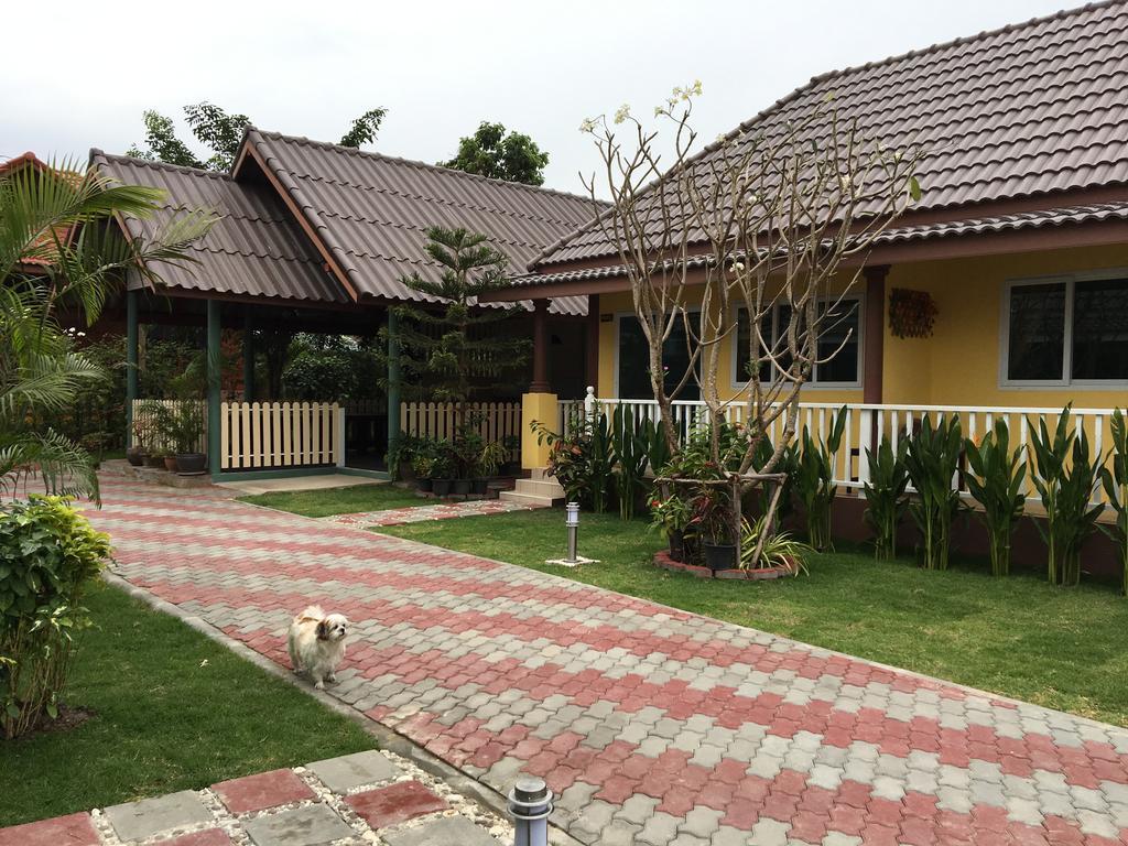 Baan Penny Hotel Phra Nakhon Si Ayutthaya Luaran gambar